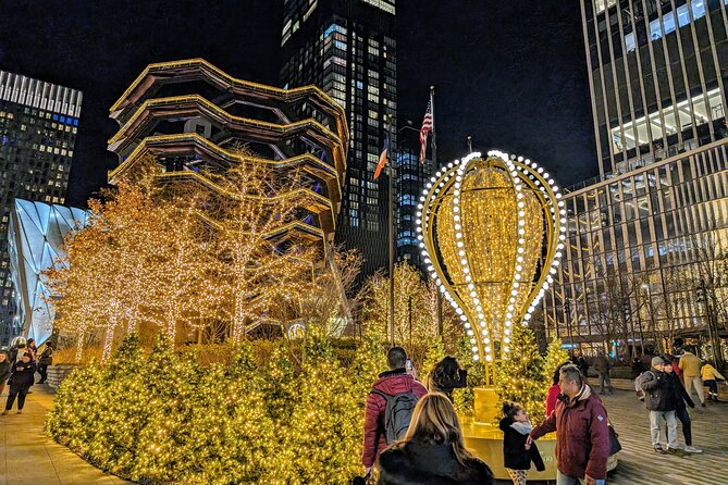 NYC Holiday Lights Tour - Rockefeller Center: The Christmas Tree and Ice Rink Area