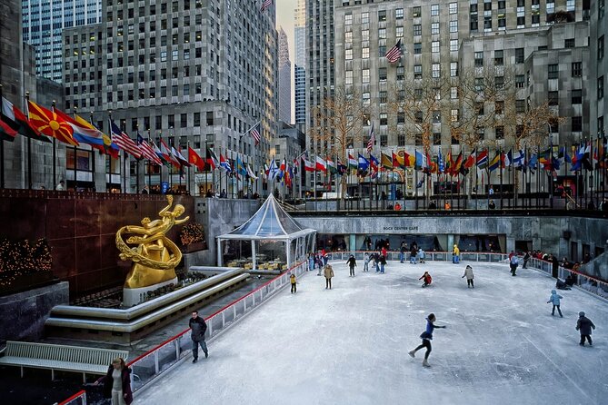 NYC: Holiday Walking Tour with optional Bryant Park Skating - Why a 4:30 pm 5th Avenue walk feels right in December