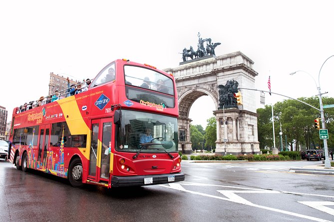 NYC Hop-on Hop-off Downtown Tour plus One Attraction - Crowds, traffic, and the reality check