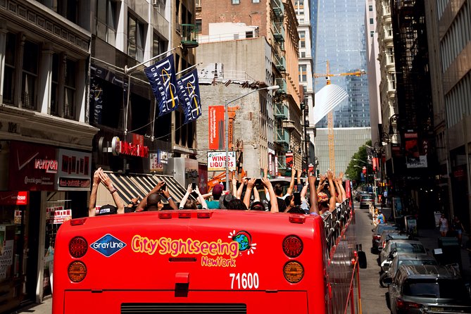NYC Hop-on Hop-off Downtown Tour plus One Attraction - Best way to use your 24 hours (without feeling rushed)