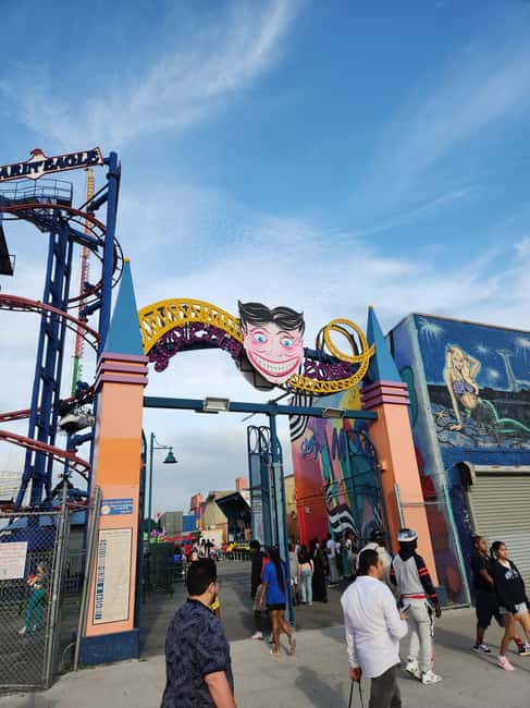 NYC: Iconic Brooklyn - Bridge, Dumbo & Coney Island tour - The retro jukebox finale: why the ending matters
