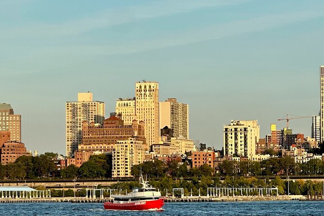 NYC Iconic Landmarks Cruise and Tour - Lower Manhattan: Wall Street, 9/11 Memorial, and One WTC