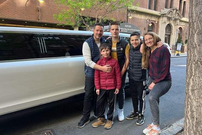NYC Limousine Tour (New York "NYC Limo Tour" Limo, SUV Or Van ) - Champagne and Comfort Details That Matter