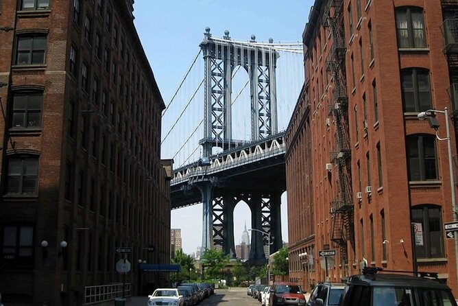 NYC Little Italy, Chinatown and Wall Street Walking Tour - Stop 4: Chinatown for older streets and quick context