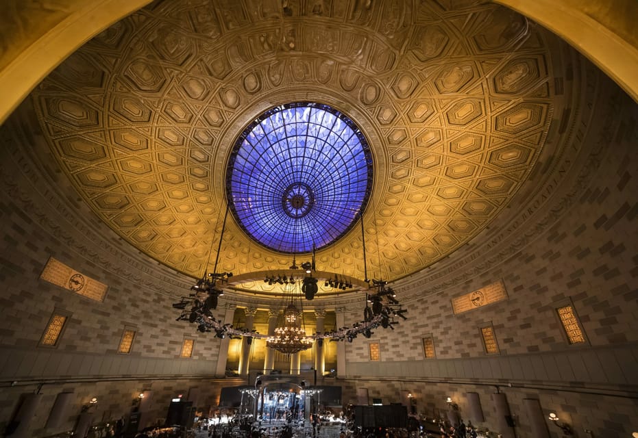 NYC: Macy's Thanksgiving Day Parade Premium Viewing Brunch - Entering Midtown: the 42nd Street & Broadway rule is non-negotiable