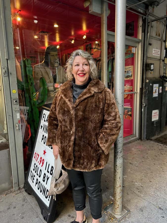 NYC: Manhattan Secondhand Shopping Day Tour - A short stop that can turn into a fun detour: the housewares/hard-goods shop
