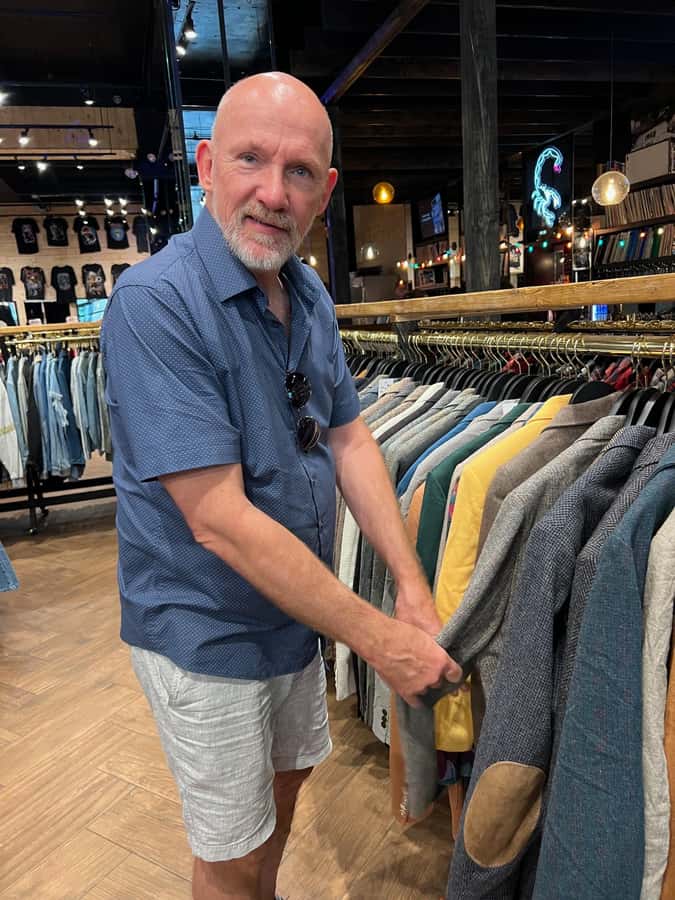 NYC: Manhattan Secondhand Shopping Day Tour - Styling help you can actually use after the tour