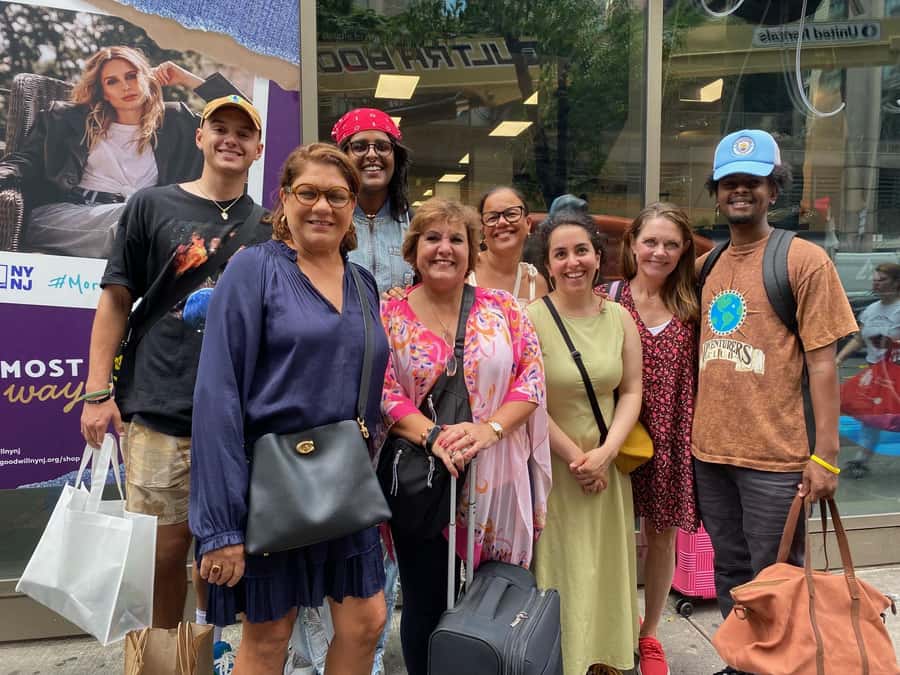 NYC: Manhattan Secondhand Shopping Day Tour - What to bring so you do not lose time (or regret later)