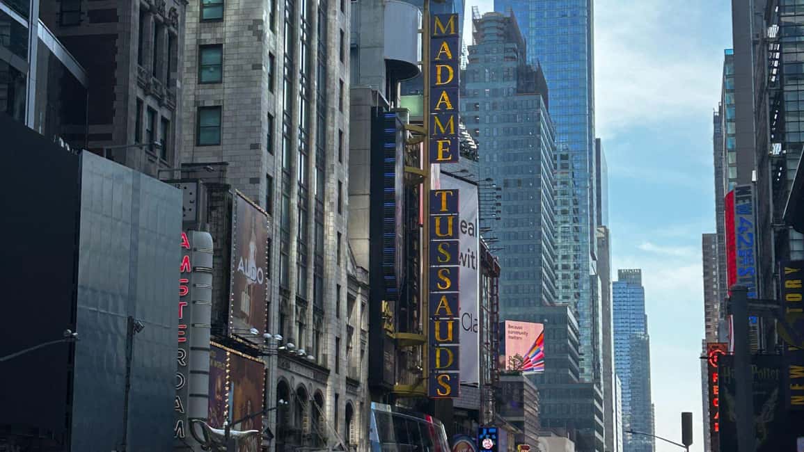 NYC Midtown Manhattan Times Square & Skyscraper Walking Tour - Times Square to Bryant Park: the city’s mood shift