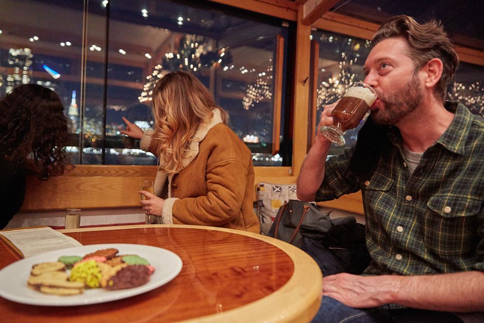 NYC: Night Holiday Lights and Cocoa Cruise - Chelsea Piers Pier 62: the smoothest way to board