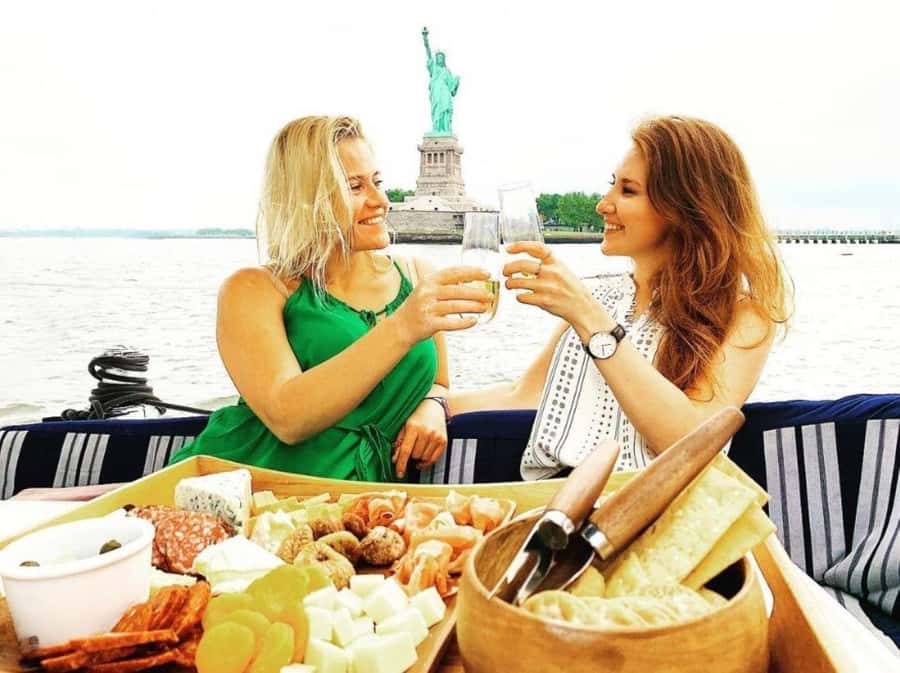 NYC: Private Champagne Sail to the Statue of Liberty - Champagne, music, and packages: how to make it feel like a real occasion