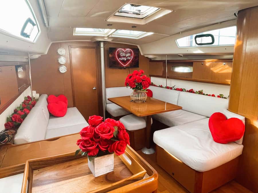NYC: Private Champagne Sail to the Statue of Liberty - Price and logistics: what you’re really buying