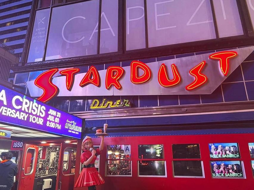 NYC: Private Home Alone 2 Stretch Limousine Tour with Pizza - The filming stops you’ll actually want to see