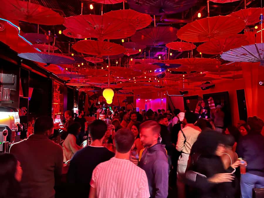 NYC Pub Crawl and Rooftop Clubbing Experience - How long this takes and how to plan your evening around it