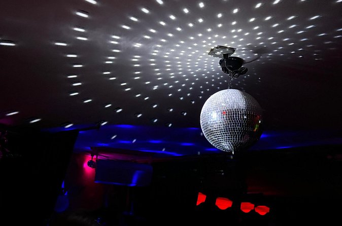NYC Pub Crawl Tour - Logistics that matter: weather, transit, and night-club realities