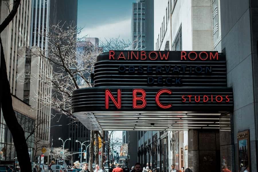 NYC: Rockefeller Center Tour with Optional Top of the Rock - British Empire Building and Maison Française: learning the buildings by reading their cues