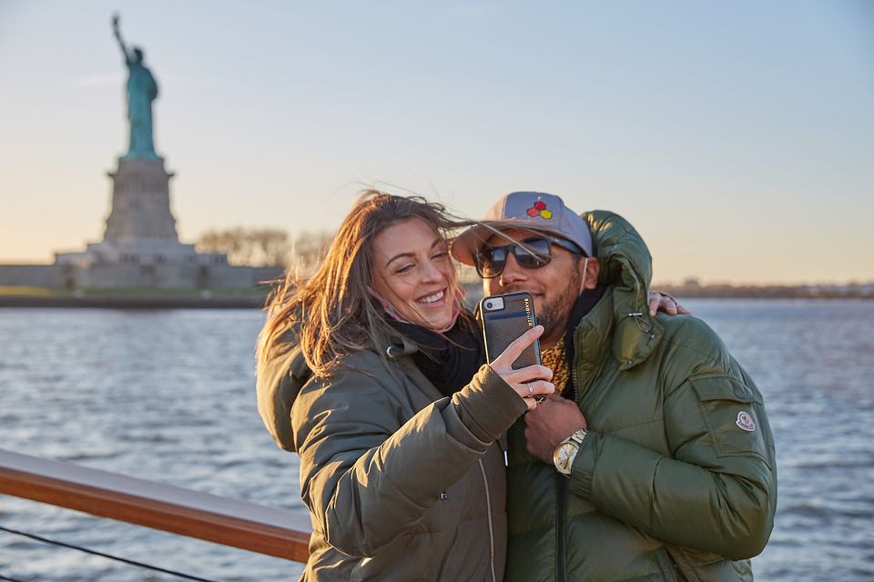 NYC: Romantic Valentine's Day Champagne Cruise - Champagne tasting without the heavy dinner vibe