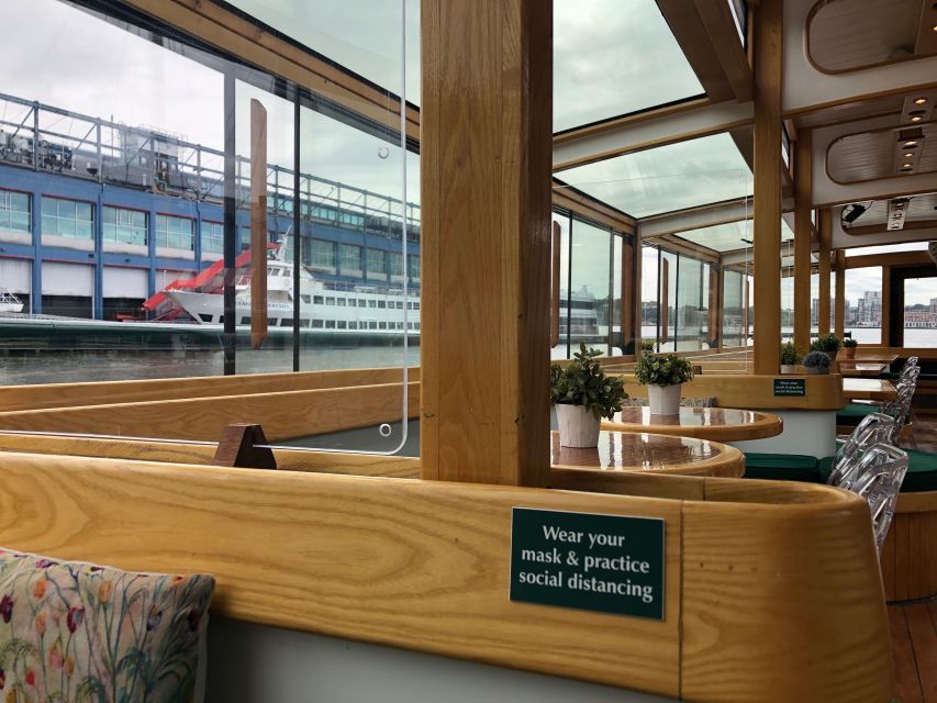 NYC: Romantic Valentine's Day Champagne Cruise - Seating, tables, and privacy: what “intimate” can mean