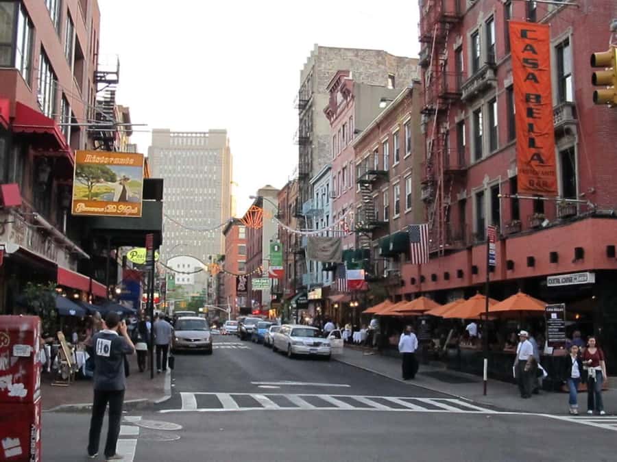 NYC: See 30+ Top Sights in One Day - Kids Join Free! - Flatiron to Bryant Park: The Fifth Avenue Photo Run