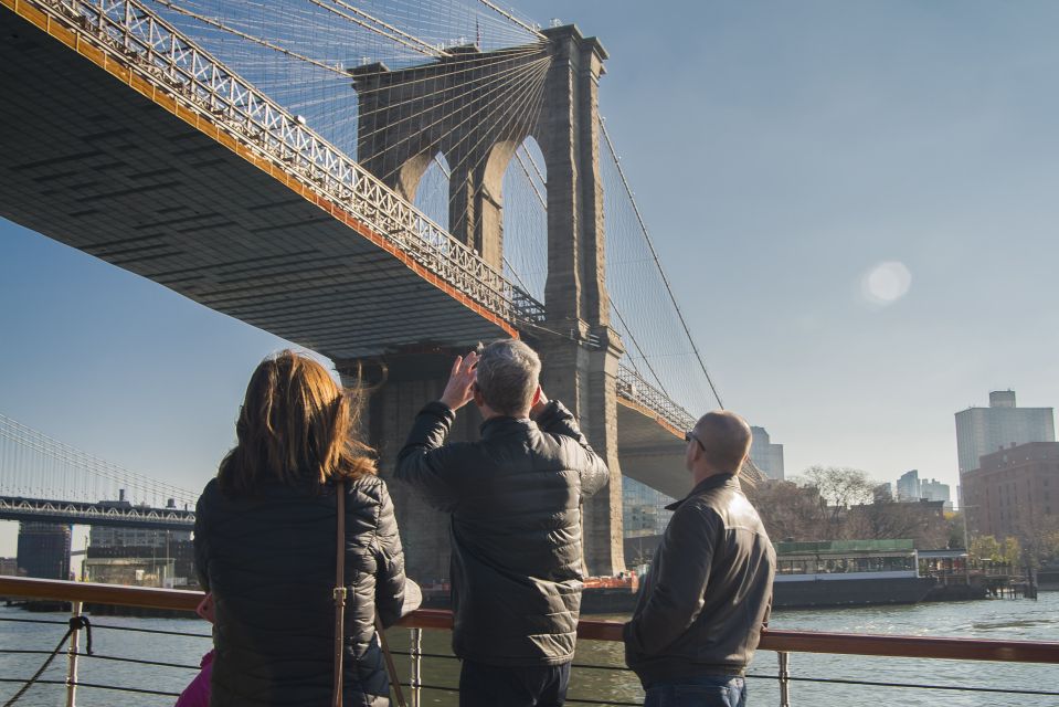 NYC: Sightseeing Holiday Cruise with Drink - Key Highlights Worth Your Time