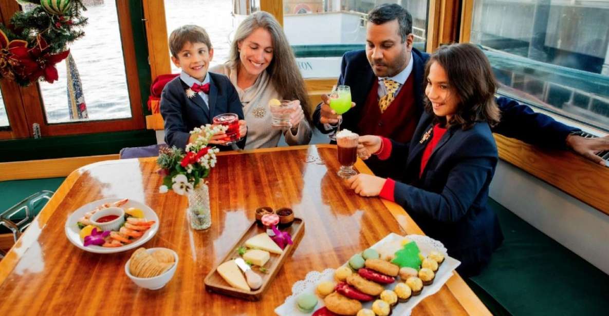 NYC: Sightseeing Holiday Cruise with Drink - A Festive 90-Minute Ride from Chelsea Piers