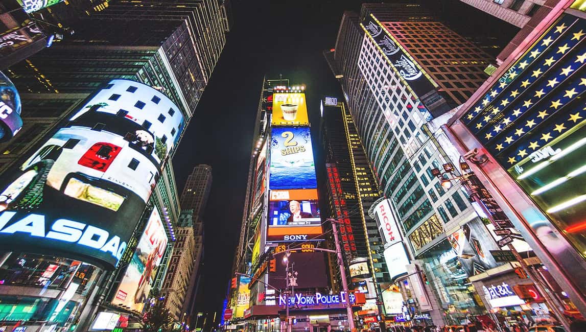 NYC: Skyline Night Tour on Double-Decker Bus - How the Live Guide and Headphones Work Together