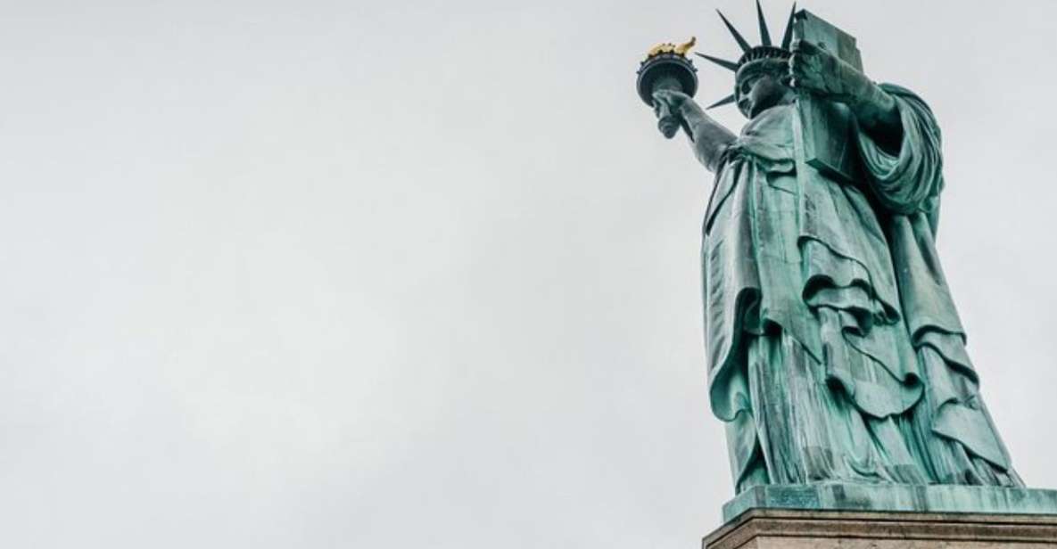 NYC: Statue of Liberty and Ellis Island Tour with Ferry - Skyline Views and Photo Timing: Don’t Leave It to Chance