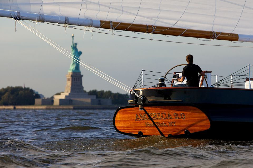 NYC: Statue of Liberty Cruise aboard a Classic Sailboat - The run from Chelsea Piers down the Hudson River
