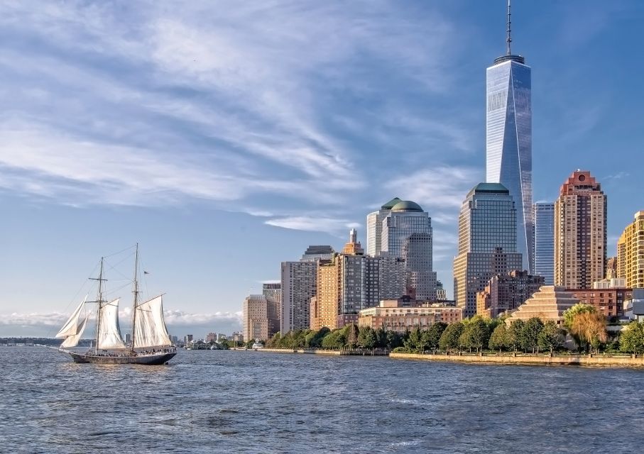 NYC: Statue of Liberty Day Sail with Onboard Bar - The photo strategy: where you’ll get the postcard angles