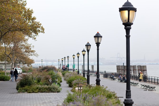 NYC Statue of Liberty Ferry and Transfer - Spotting the immigration story: Ellis Island museum visit