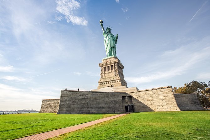 NYC Statue of Liberty Ferry and Transfer - Food, phones, security: small rules that prevent big headaches