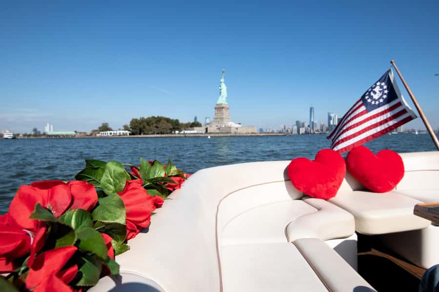 NYC: Statue of Liberty Private Yacht Tour - Liberty Island and Ellis Island: where you get a pause, not a blur