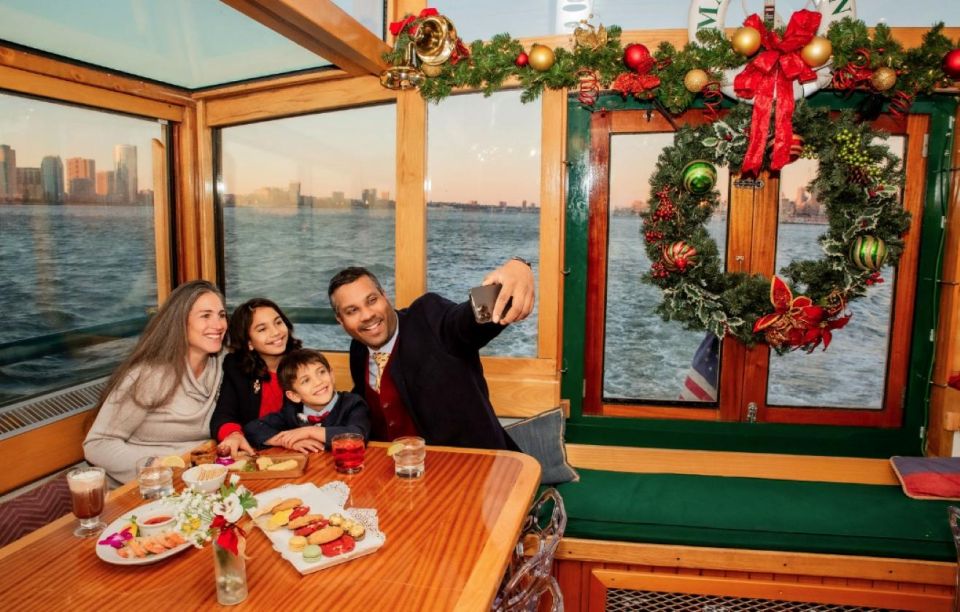 NYC: Sunset Holiday Cocoa Cruise - Timing and what the 1.5 hours feels like in real life
