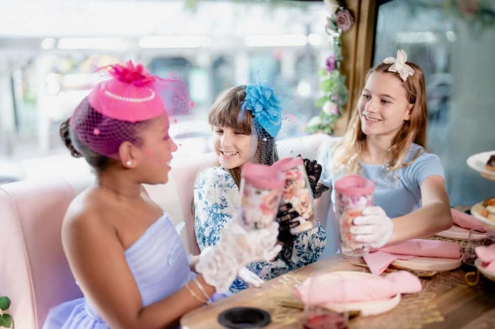 NYC: Tea Around Town Bus Tour with Live Entertainment - The Manhattan Route: What You’ll See from 42nd Street