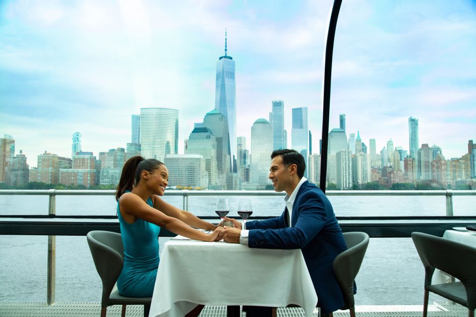 NYC: Thanksgiving Gourmet Lunch or Dinner Harbor Cruise - Live music and the holiday mood on board