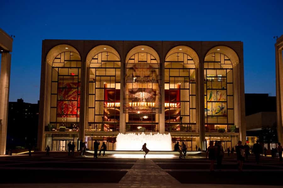 NYC: The Metropolitan Opera Tickets - Following the story: audio guide languages and real-time translations