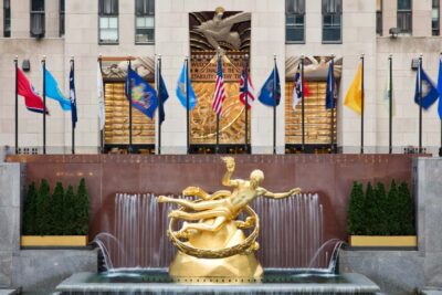 NYC: The Official Rock Center Tour - How the Guide Uses Headsets to Keep You in the Story