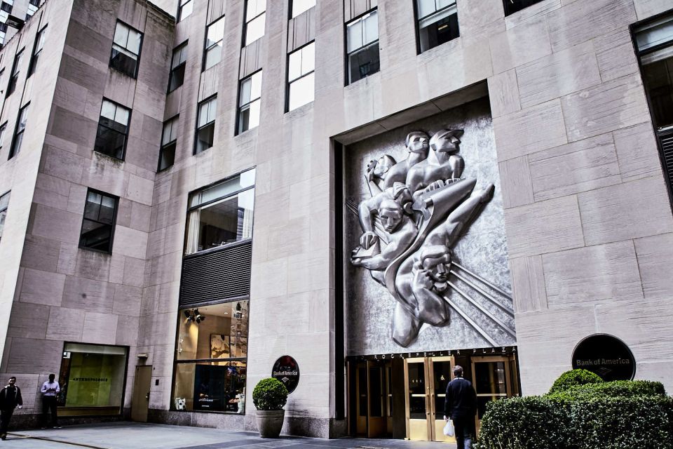NYC: The Official Rock Center Tour - Channel Gardens, the Skating Rink, and Christmas Tree Seasonality