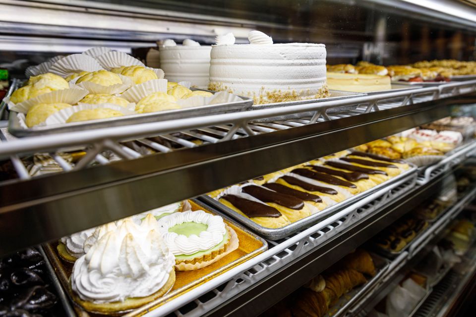 NYC: The Original Cupcake Tour of Greenwich Village - Rocco’s: the cute West Village stop that makes you want to linger