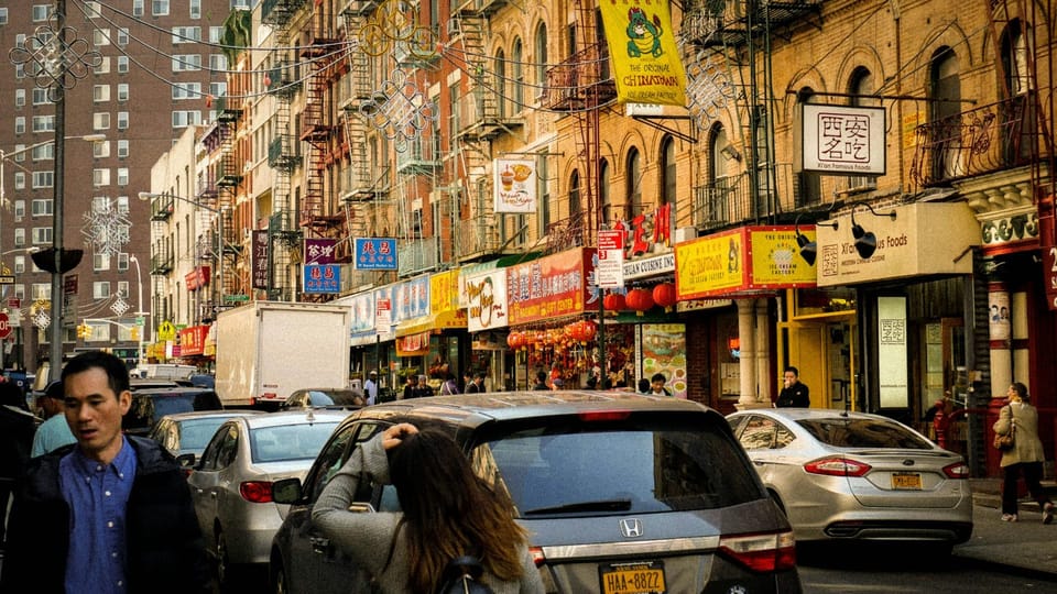 NYC: Top 30 Sights Tour and Empire State Building 86th Floor - 5 Points Through Little Italy and Chinatown: Street-Level New York in Layers