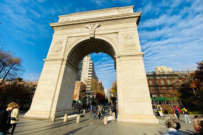 NYC TV & Movie Locations Bus Tour – Friends, Seinfeld & More - The Core Value: Convenience + a Big Stack of Filming Spots