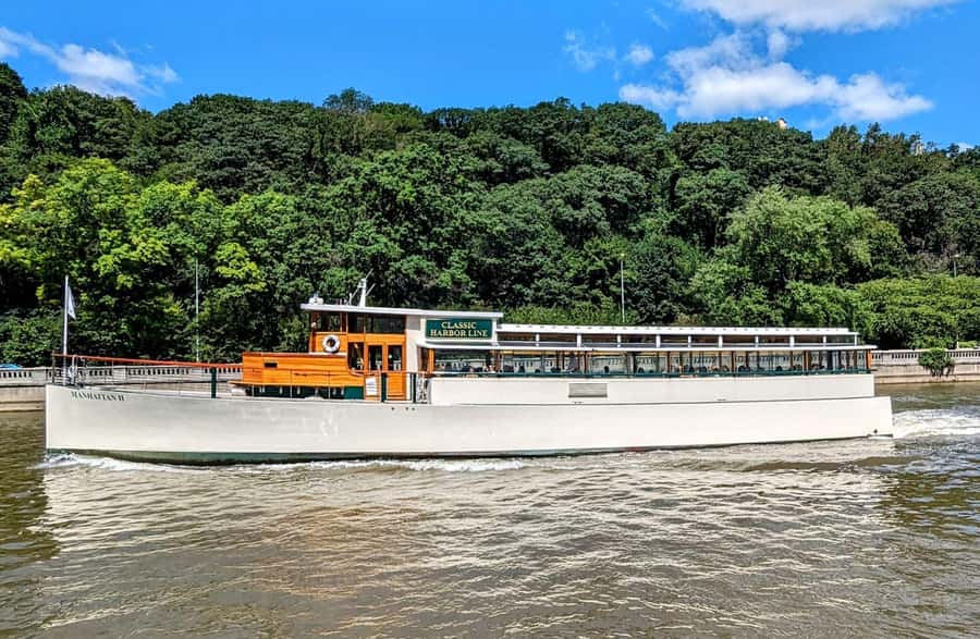 NYC: Urban Wildlife Sunset Tour of the East River - On Board Comfort: Climate Control Inside, Deck Time Outside