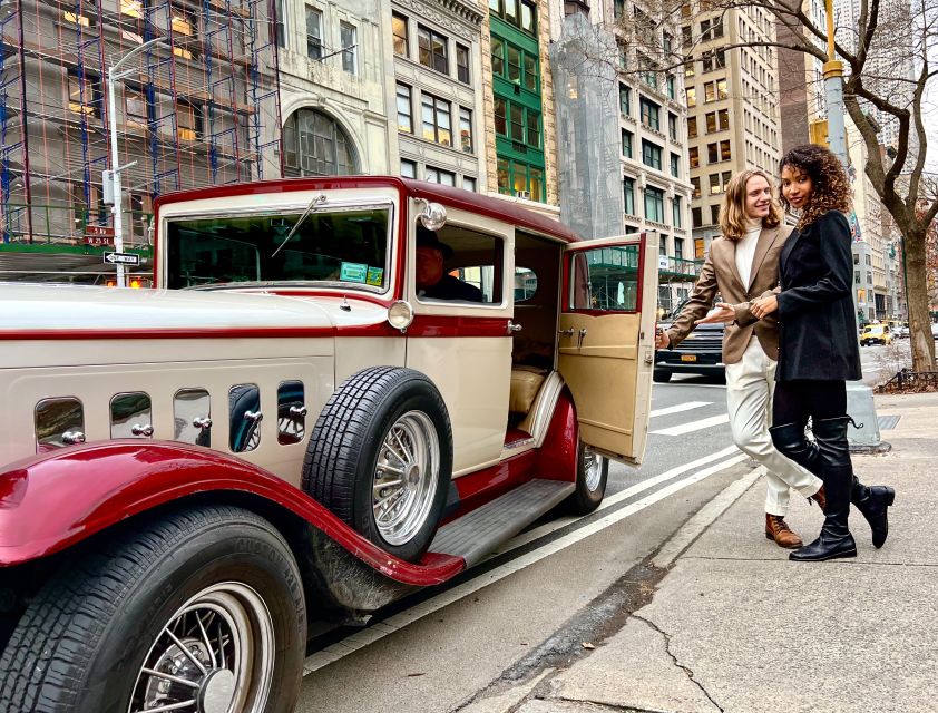 NYC: Vintage Car Midtown Manhattan Tour - Bridge views with guided stops: Brooklyn Bridge and Manhattan Bridge