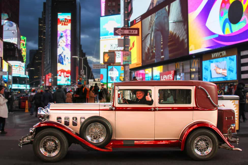 NYC: Vintage Car Night Tour - A time-machine night ride through Manhattan