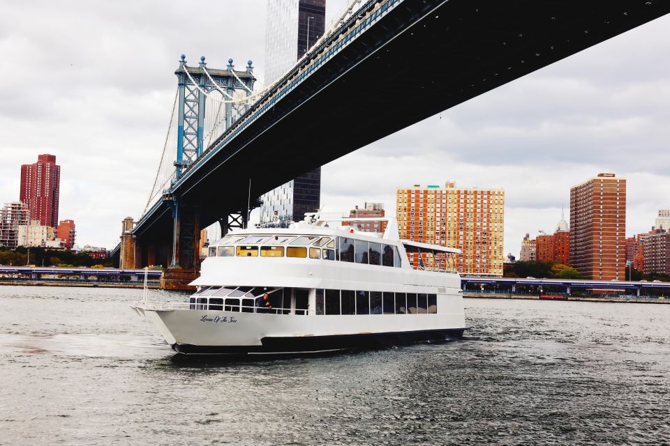 NYC: Vintage Wine Tasting and Classic Car Combo Tour - A 2-Hour Midtown Night with Vintage Wheels and Wine