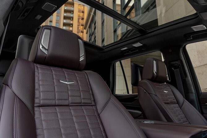 NYC VIP Private Luxury airport arrival ride by Stretch Limousine - Timing and the one-hour waiting rule (and how to avoid extra fees)