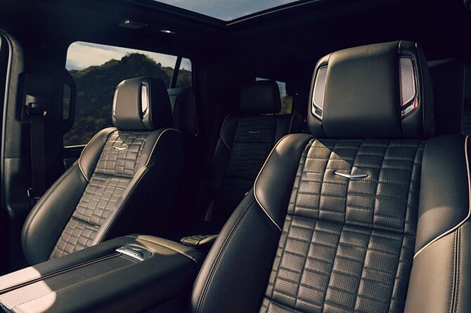 NYC VIP Private Luxury airport arrival ride by Stretch Limousine - Who this private luxury arrival ride suits best