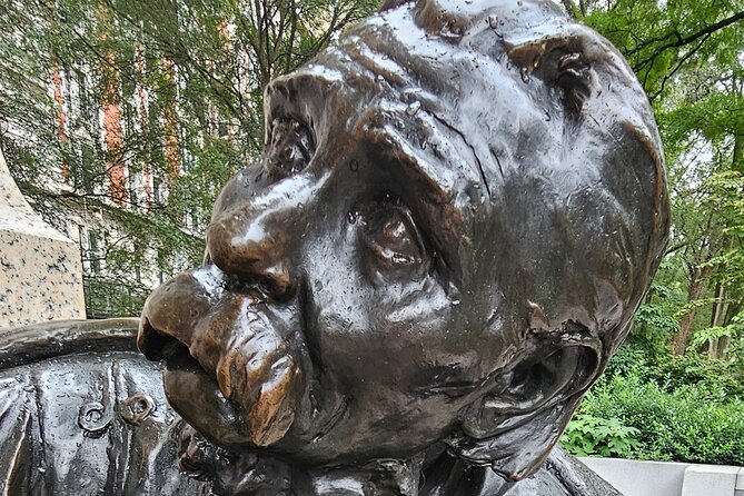 Oppenheimer in New York: Upper West Side Walking Tour - Riverside Drive: when the street becomes part of the biography