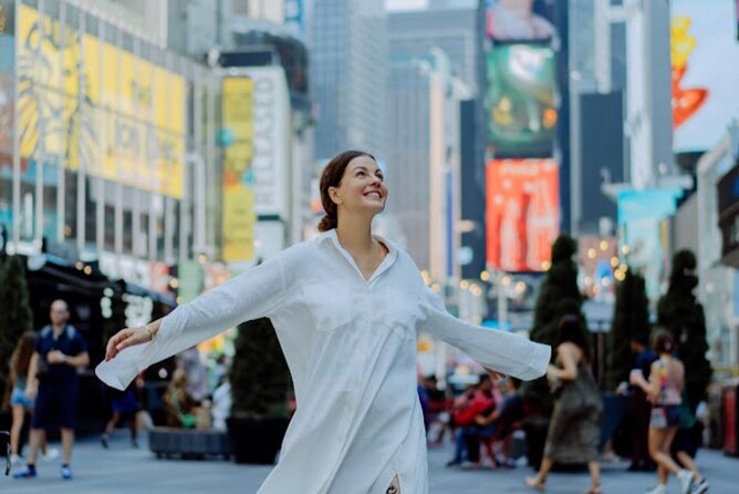 Photoshoot Tour in New York City - Brooklyn Bridge Park: waterfront photos with breathing room