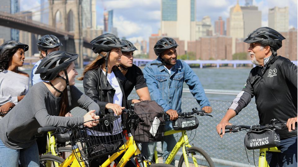 Private Brooklyn Bridge Bike Tour - City Hall to the Financial District: Getting Oriented on Two Wheels
